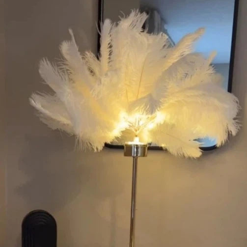 Snow White Feather Table Lamp